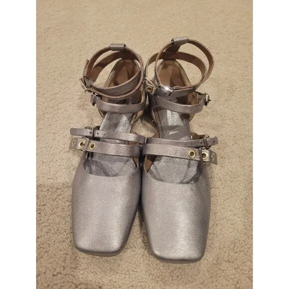 New Free People Hart Ankle Strap Flats Sandal Silver Strappy Buckles Size 8.5