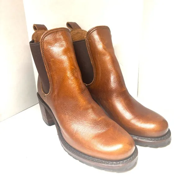 New, Frye Sabrina Chelsea Boots Brown Size 8.5