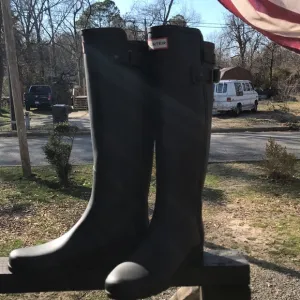 New HUNTER Black Calf Length Boots