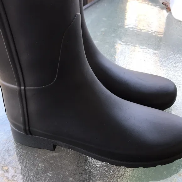 New HUNTER Black Calf Length Boots