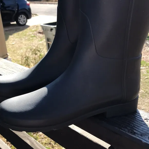 New HUNTER Black Calf Length Boots