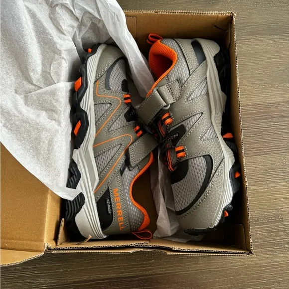🟢New in Box!🟢 Merrell Trail Quest Sneakers - Gunsmoke - Big Kids Size 3
