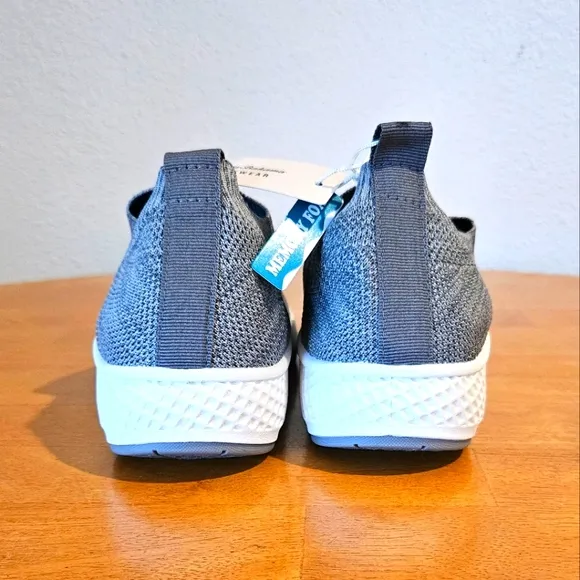 New in Box - TOMMY BAHAMA - Lightweight Slip-on Grey Sports Shoes. Size  7