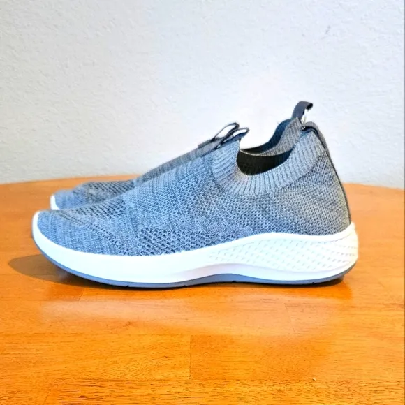 New in Box - TOMMY BAHAMA - Lightweight Slip-on Grey Sports Shoes. Size  7