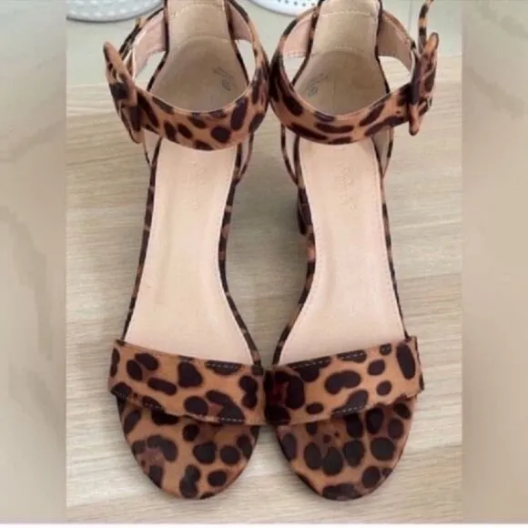 New leopard print block heeled sandals  Size 6