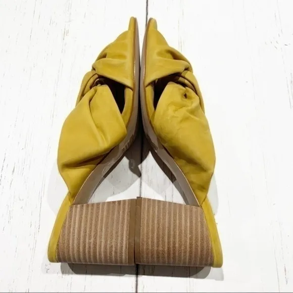NEW Madewell criss cross golden yellow sandals mules size 8. J0145