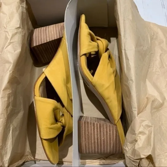 NEW Madewell criss cross golden yellow sandals mules size 8. J0145