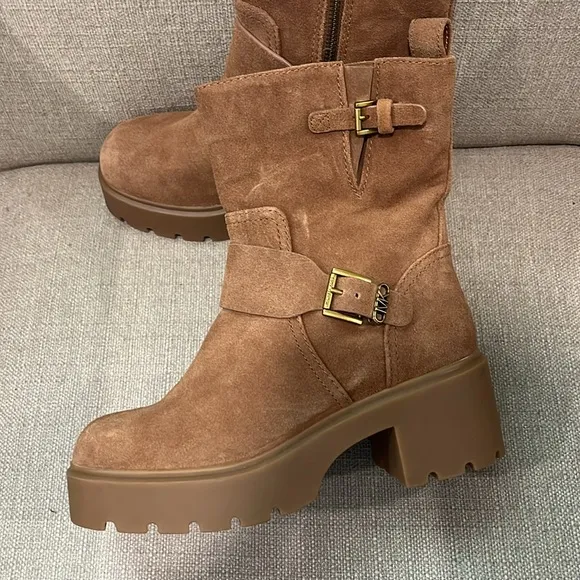 NEW Michael Kors Perry Camel Suede Lug Sole Boots Size 7.5