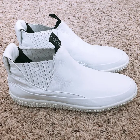 NEW O.X.S. Woobie White High Top Sneakers Leather Size 11 New in Box Retail $288