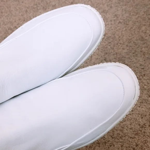 NEW O.X.S. Woobie White High Top Sneakers Leather Size 11 New in Box Retail $288