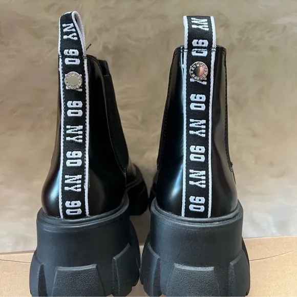 New! Rare STEVE MADDEN “Tusk” Polished Leather Platform Chelsea Boots