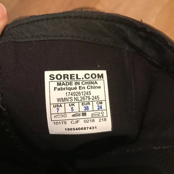 New Sorel Emelie Mid-Calf Boots in Major