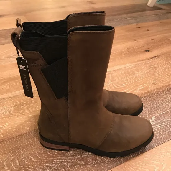 New Sorel Emelie Mid-Calf Boots in Major