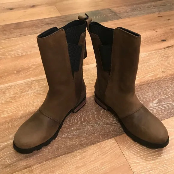 New Sorel Emelie Mid-Calf Boots in Major
