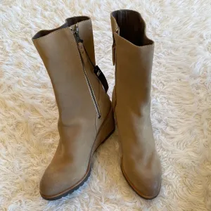 New Sorel tan suede leather After Hours Mid boot 10.5