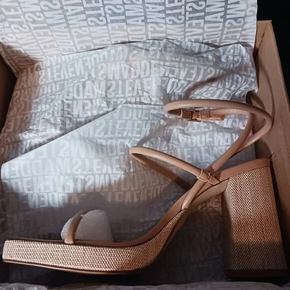 NEW Steve Madden Pennie Ankle Strappy Platform Sandals‎ in Natural/Nude, Size 10