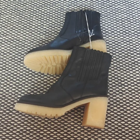 NEW THE FREE PEOPLE JAMES CHELSEA BOOTS