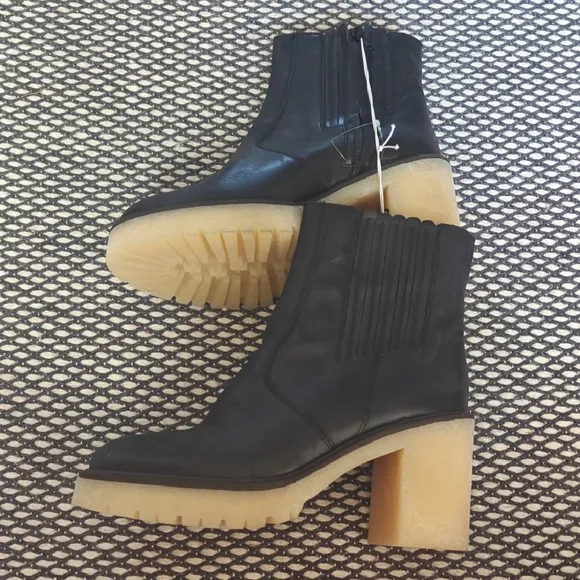 NEW THE FREE PEOPLE JAMES CHELSEA BOOTS