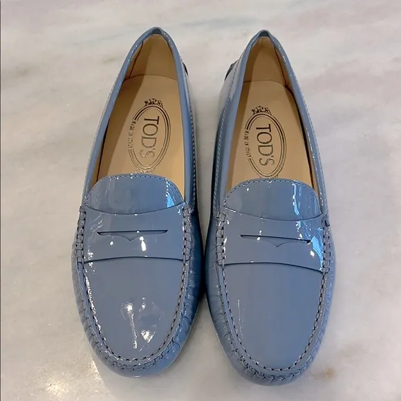 NEW Tod's Women’s Gommino Patent Leather Powder Blue Driving Loafers Size 7.5