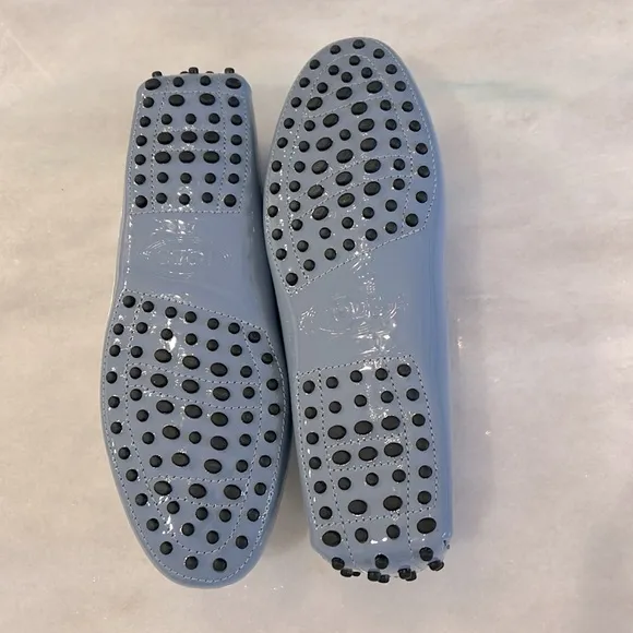NEW Tod's Women’s Gommino Patent Leather Powder Blue Driving Loafers Size 7.5