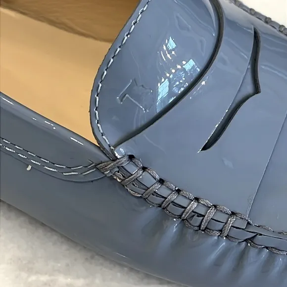 NEW Tod's Women’s Gommino Patent Leather Powder Blue Driving Loafers Size 7.5