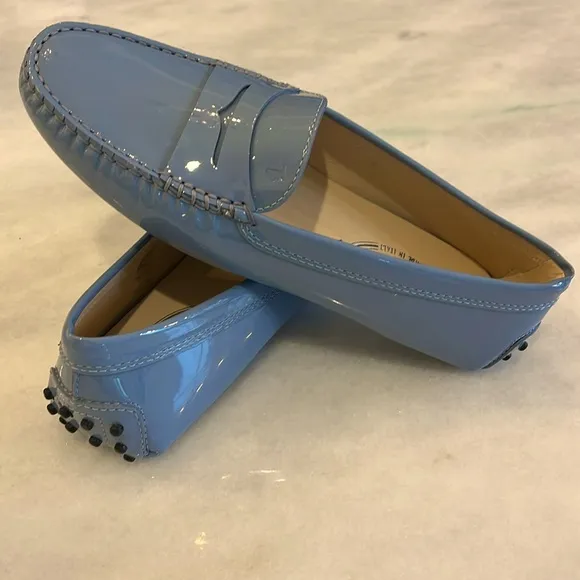 NEW Tod's Women’s Gommino Patent Leather Powder Blue Driving Loafers Size 7.5