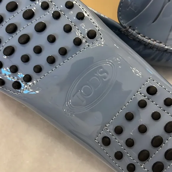 NEW Tod's Women’s Gommino Patent Leather Powder Blue Driving Loafers Size 7.5