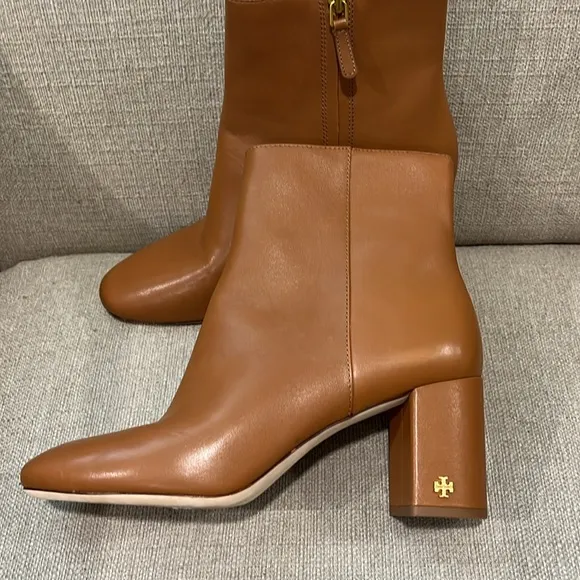 NEW Tory Burch Brooke 70MM Ankle Boots Booties, Tan Camel Leather Size 9.5