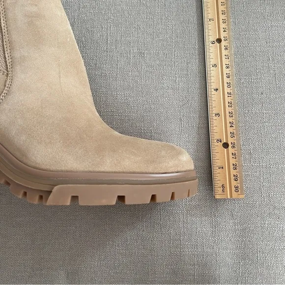 NEW Vince Camuto Dustelie Boots Tortilla Tan Suede Chelsea Lug Women’s Size 9