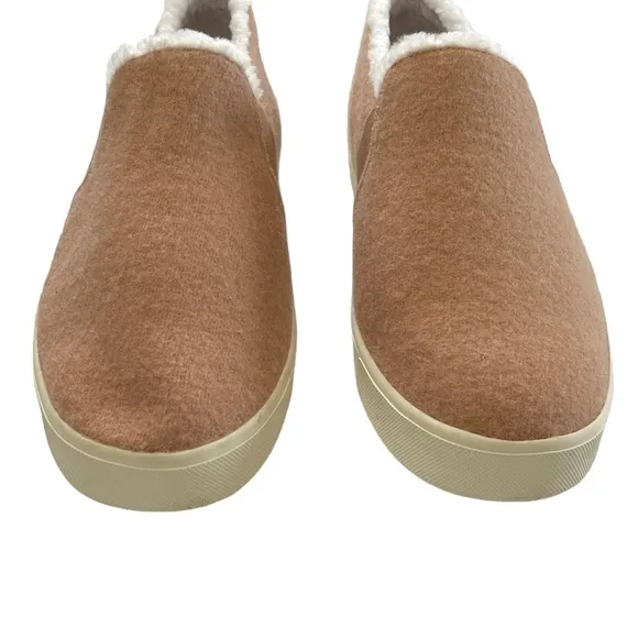 NEW Vince Women’s Blair Lamb Shearling Slip-On Sneakers size 11 Light Taupe