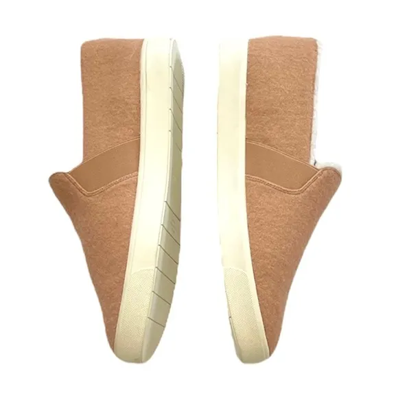 NEW Vince Women’s Blair Lamb Shearling Slip-On Sneakers size 11 Light Taupe