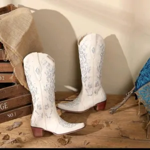 NEW WESTERN COWGIRL BOOTS CHUNKY HEEL POINTED TOE RHINESTONES &amp; EMBROIDERED BOOT