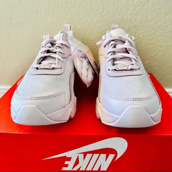 NEW! Women's Nike RYZ 365 II Light Pink Sneakers