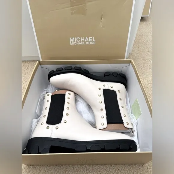 NEW💥Michael Michael Kors Women Ridley Gore Studded Chelsea Boots Sz 8M Lt Cream