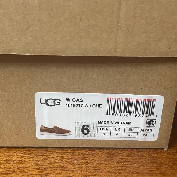 NIB UGG Women’s CAHLVAN Sneaker, New,  Chestnut Suede, Size 6 NWT