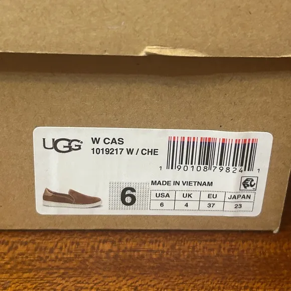 NIB UGG Women’s CAHLVAN Sneaker, New,  Chestnut Suede, Size 6 NWT