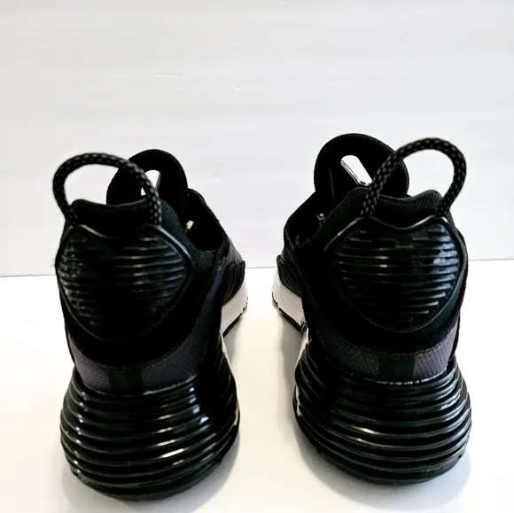Nike Air Max 2090 Mens Sneakers Size 10 Black/White Running Shoes CW7306-001