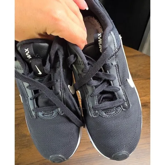 Nike Air Max Intrlk Lite Black &amp; White Women Sneakers Size 7