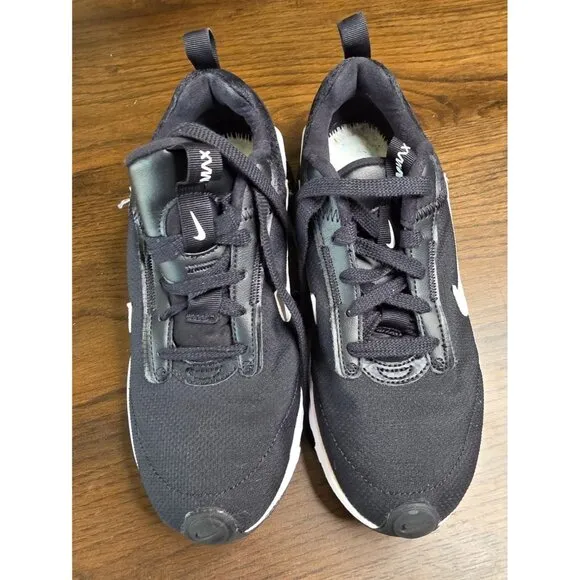 Nike Air Max Intrlk Lite Black &amp; White Women Sneakers Size 7