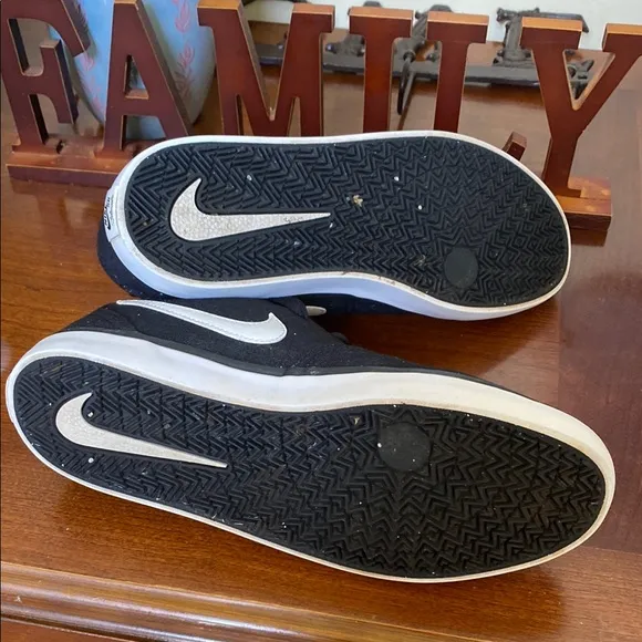 Nike Black and White Skateboarding Sneakers. SB Check