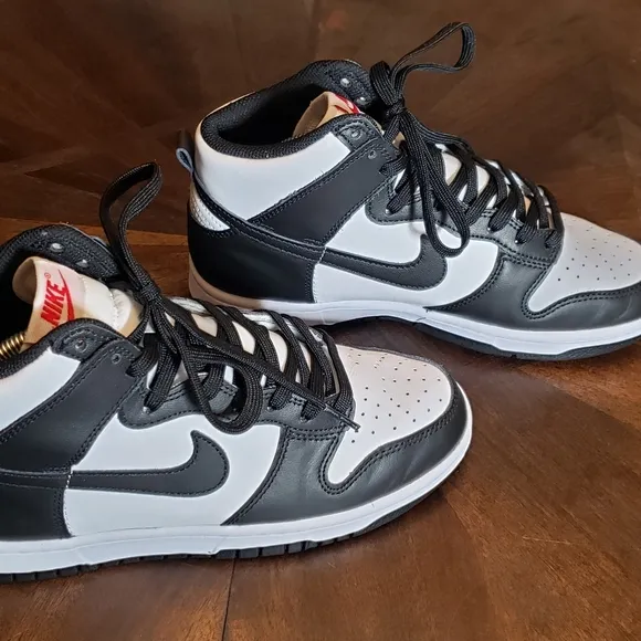 Nike Dunk High &quot;Panda&quot; Men's Size 8.5 Black and White Leather Sneaker DD1869-103
