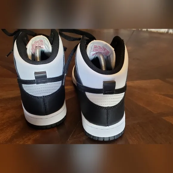 Nike Dunk High &quot;Panda&quot; Men's Size 8.5 Black and White Leather Sneaker DD1869-103