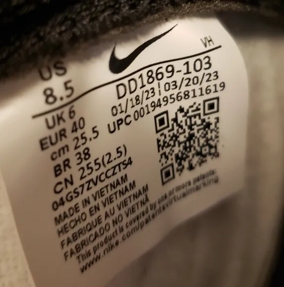 Nike Dunk High &quot;Panda&quot; Men's Size 8.5 Black and White Leather Sneaker DD1869-103
