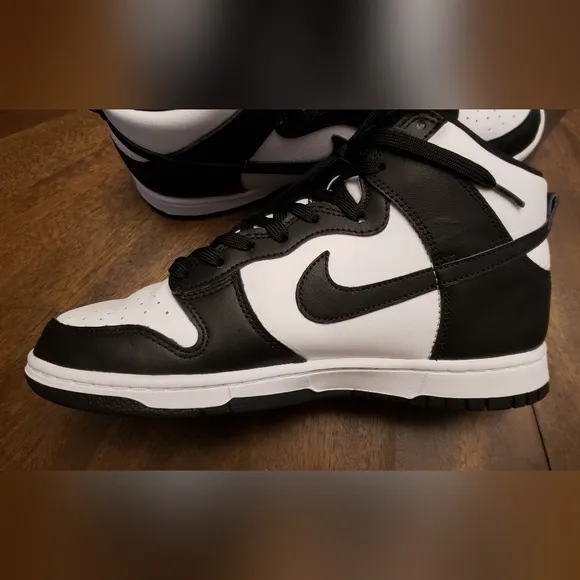 Nike Dunk High &quot;Panda&quot; Men's Size 8.5 Black and White Leather Sneaker DD1869-103