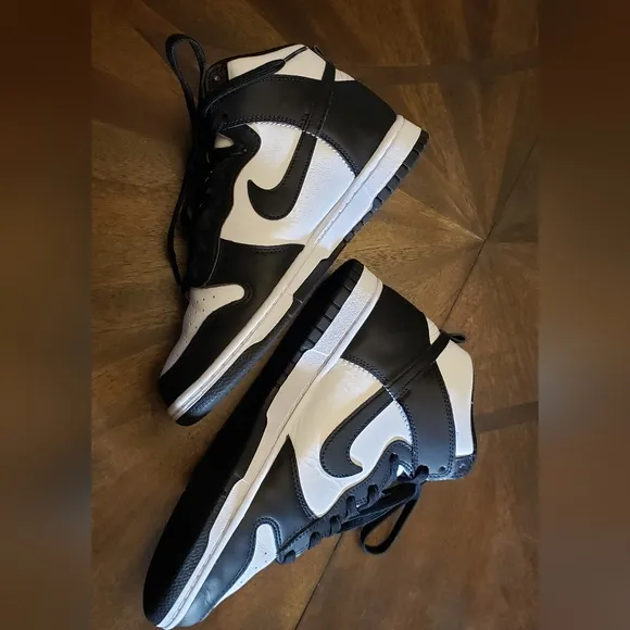 Nike Dunk High &quot;Panda&quot; Men's Size 8.5 Black and White Leather Sneaker DD1869-103