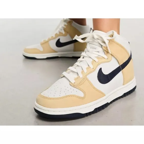 Nike Dunk High premium sneakers in off white and sand size 8.5 new no box