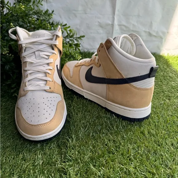 Nike Dunk High premium sneakers in off white and sand size 8.5 new no box