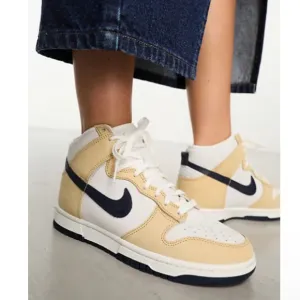Nike Dunk High premium sneakers in off white and sand size 8.5 new no box
