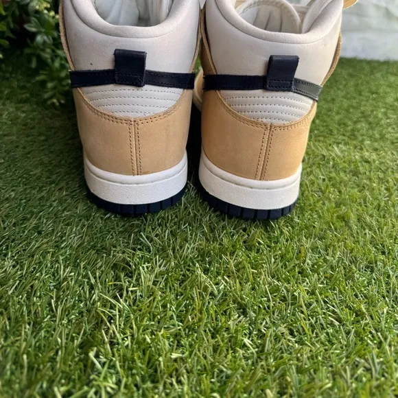 Nike Dunk High premium sneakers in off white and sand size 8.5 new no box