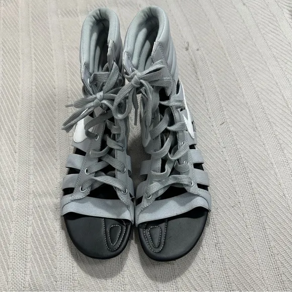 Nike Gladiateur 2 sandals, light gray/white, size 8.5, minimal wear, gladiator
